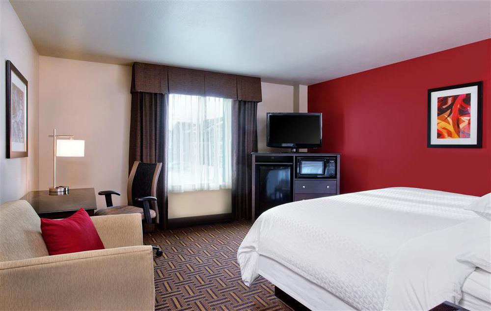 Sonesta Essential Minot Hotel Room photo