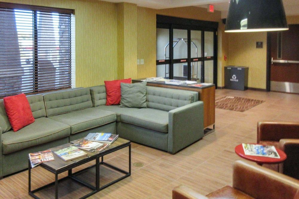 Sonesta Essential Minot Hotel Exterior photo