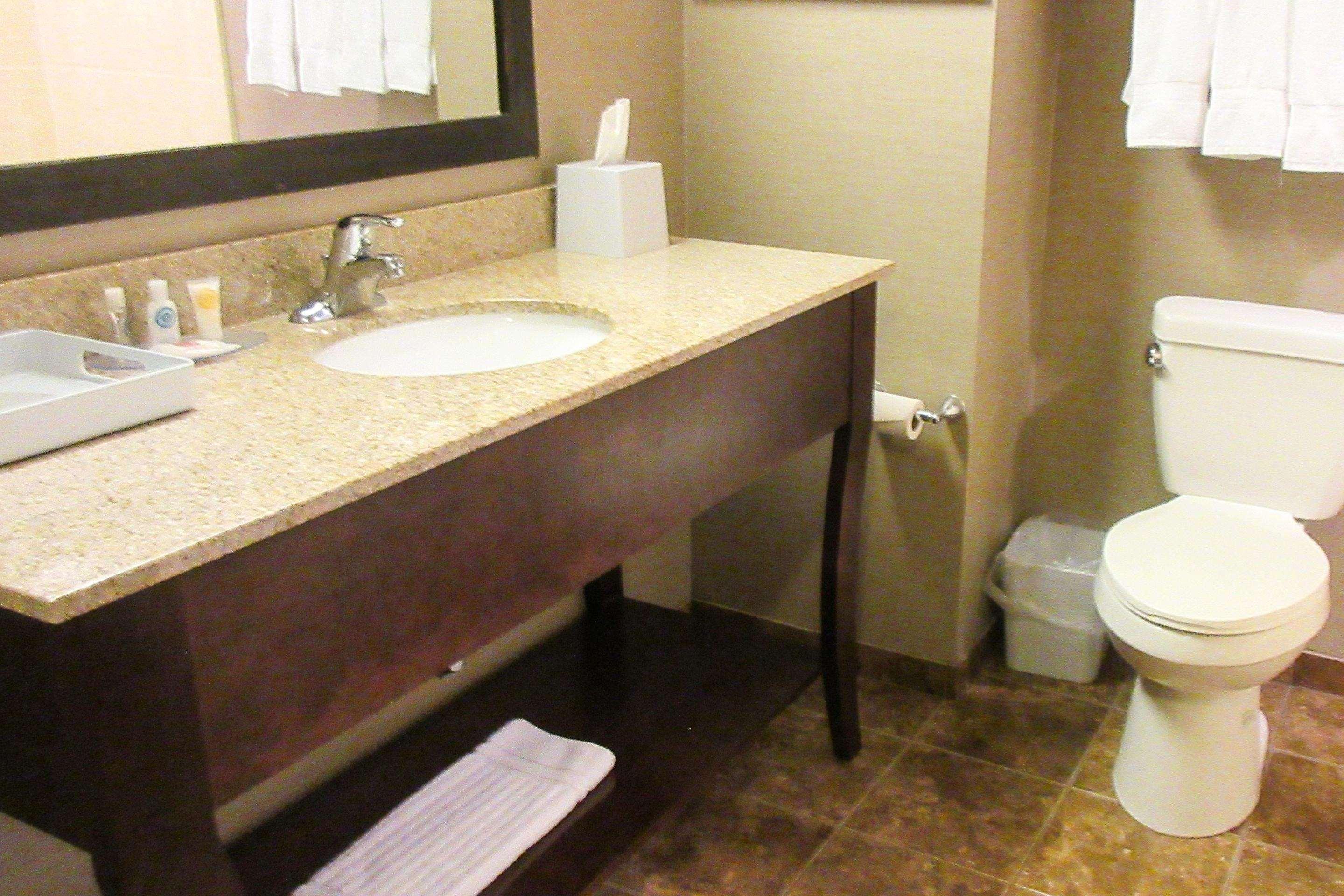 Sonesta Essential Minot Hotel Exterior photo