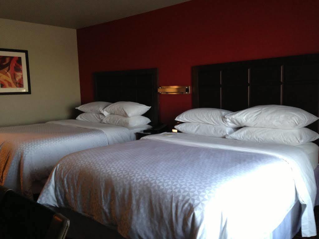 Sonesta Essential Minot Hotel Exterior photo